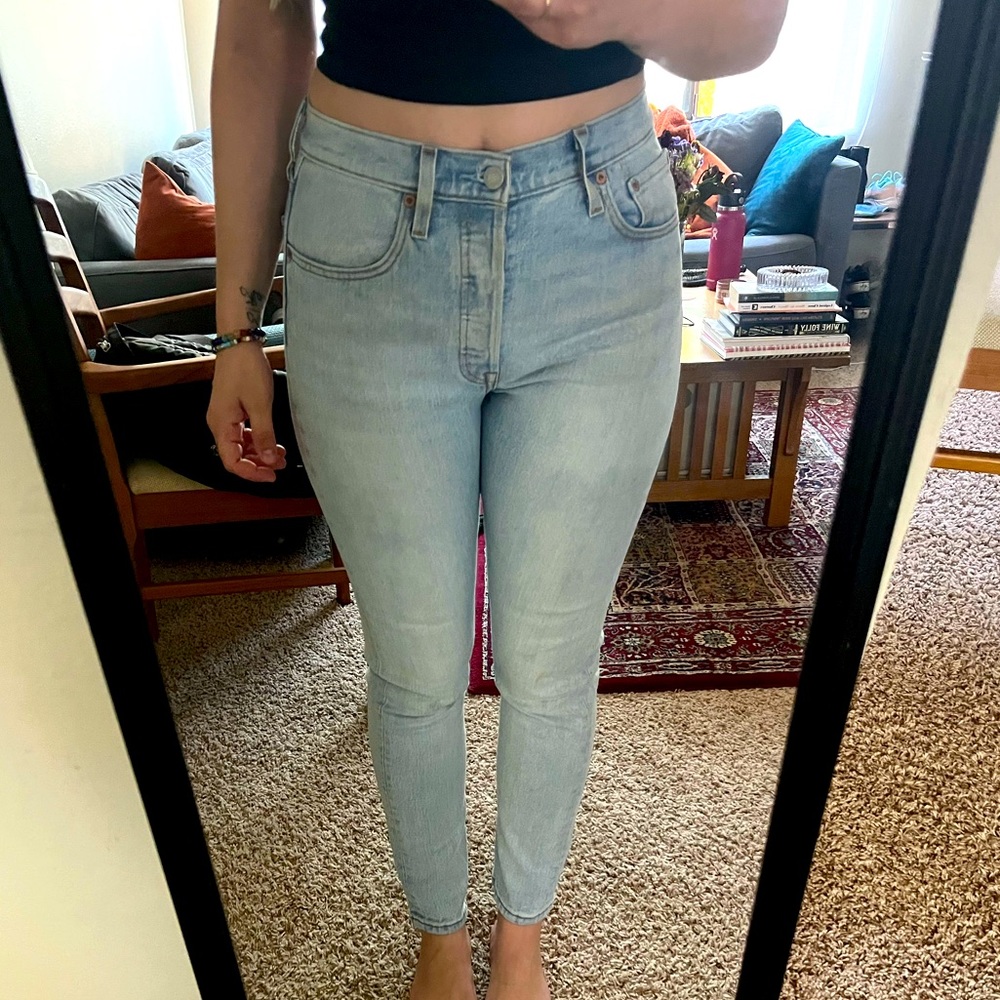 Levi’s 501 Skinny light wash jean